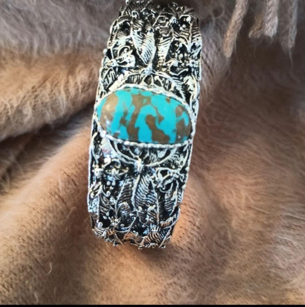 Vintage Style Turquoise Bangle - Picture 3 of 10